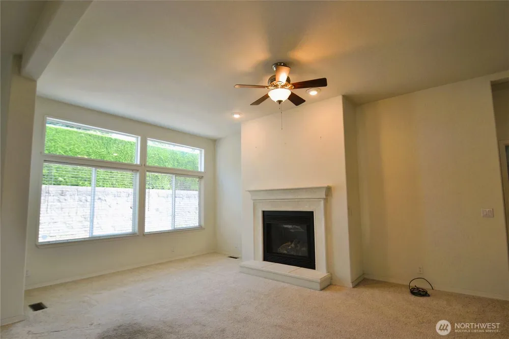 21628 SE 272nd Pl, Maple Valley, WA 98038