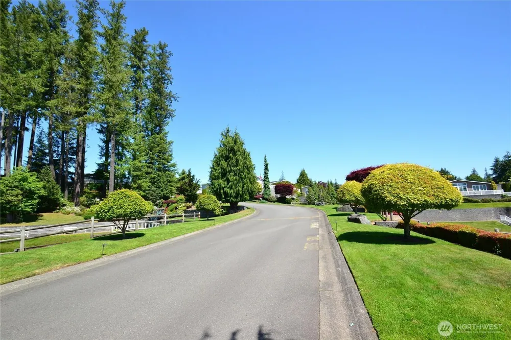 21628 SE 272nd Pl, Maple Valley, WA 98038