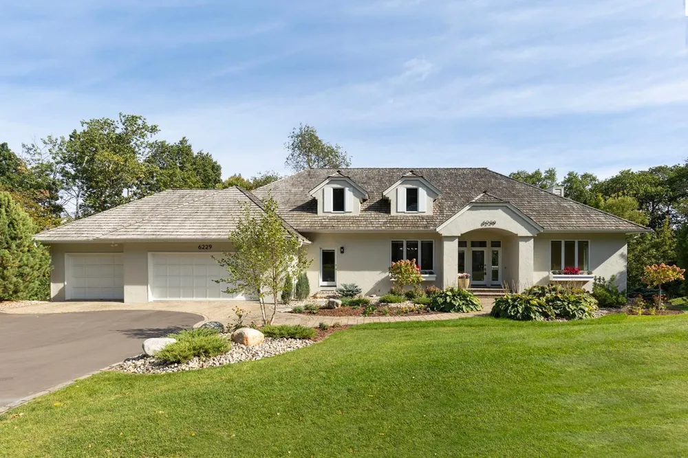 6229 Morningside Circle, Eden Prairie, MN 55344
