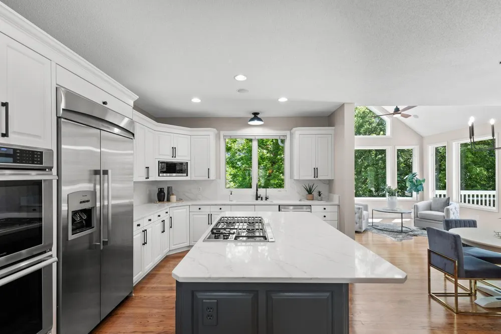 6229 Morningside Circle, Eden Prairie, MN 55344