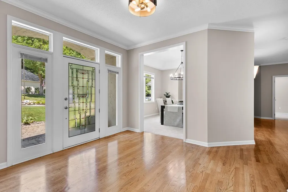 6229 Morningside Circle, Eden Prairie, MN 55344