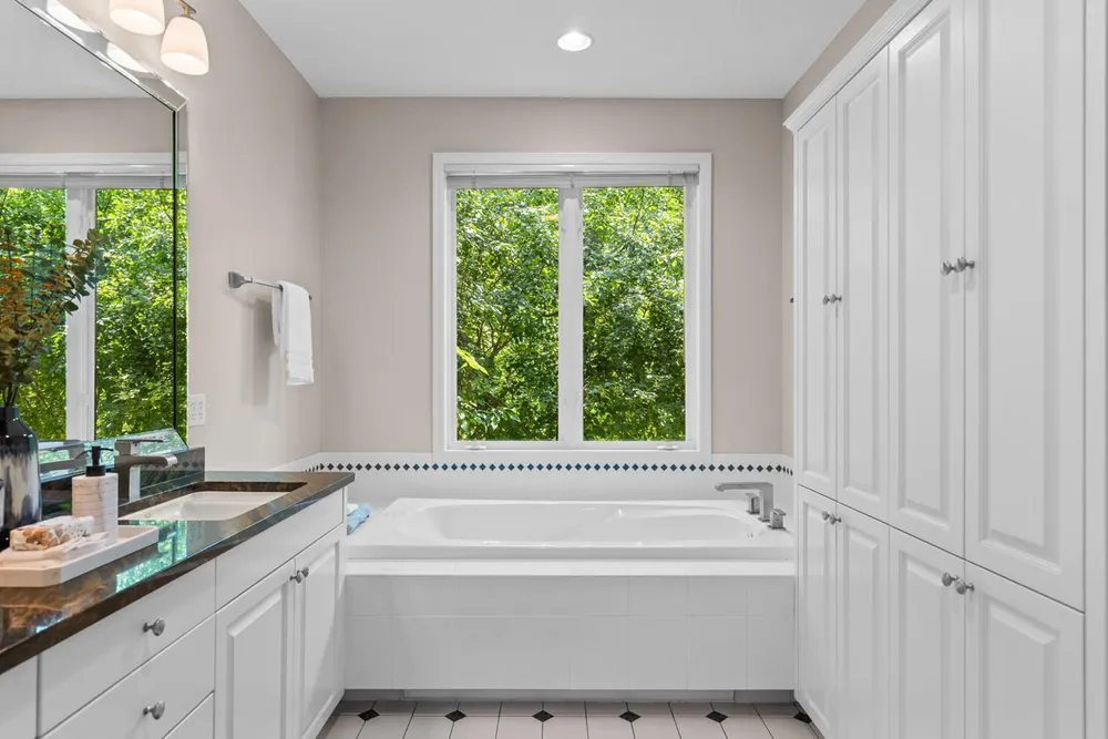 6229 Morningside Circle, Eden Prairie, MN 55344