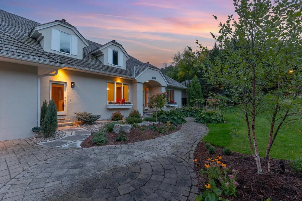 6229 Morningside Circle, Eden Prairie, MN 55344