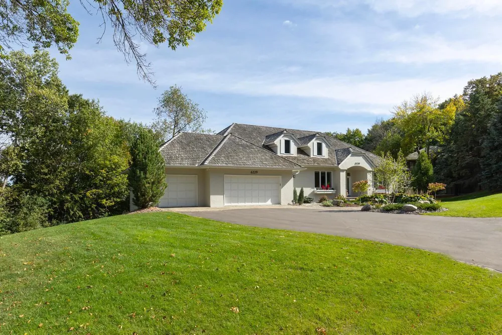 6229 Morningside Circle, Eden Prairie, MN 55344