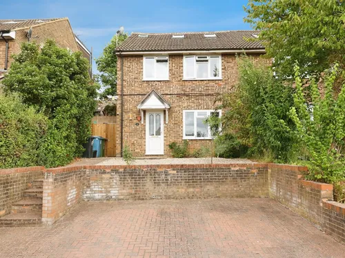 Sayward Close, Cheshamphoto
