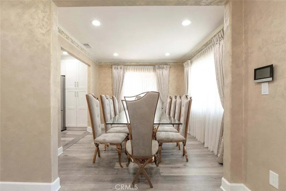 4710 Ventura Canyon Ave, Sherman Oaks, CA 91423