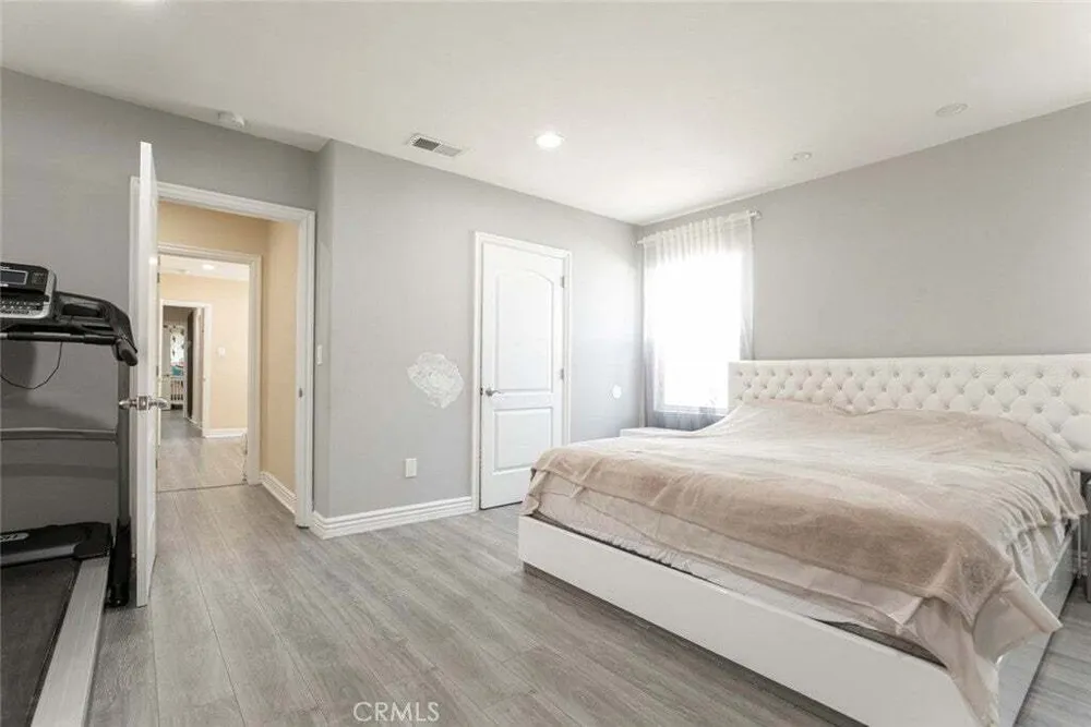 4710 Ventura Canyon Ave, Sherman Oaks, CA 91423