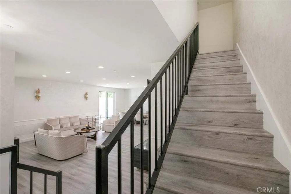 9124 Hazeltine Ave, Panorama City, CA 91402