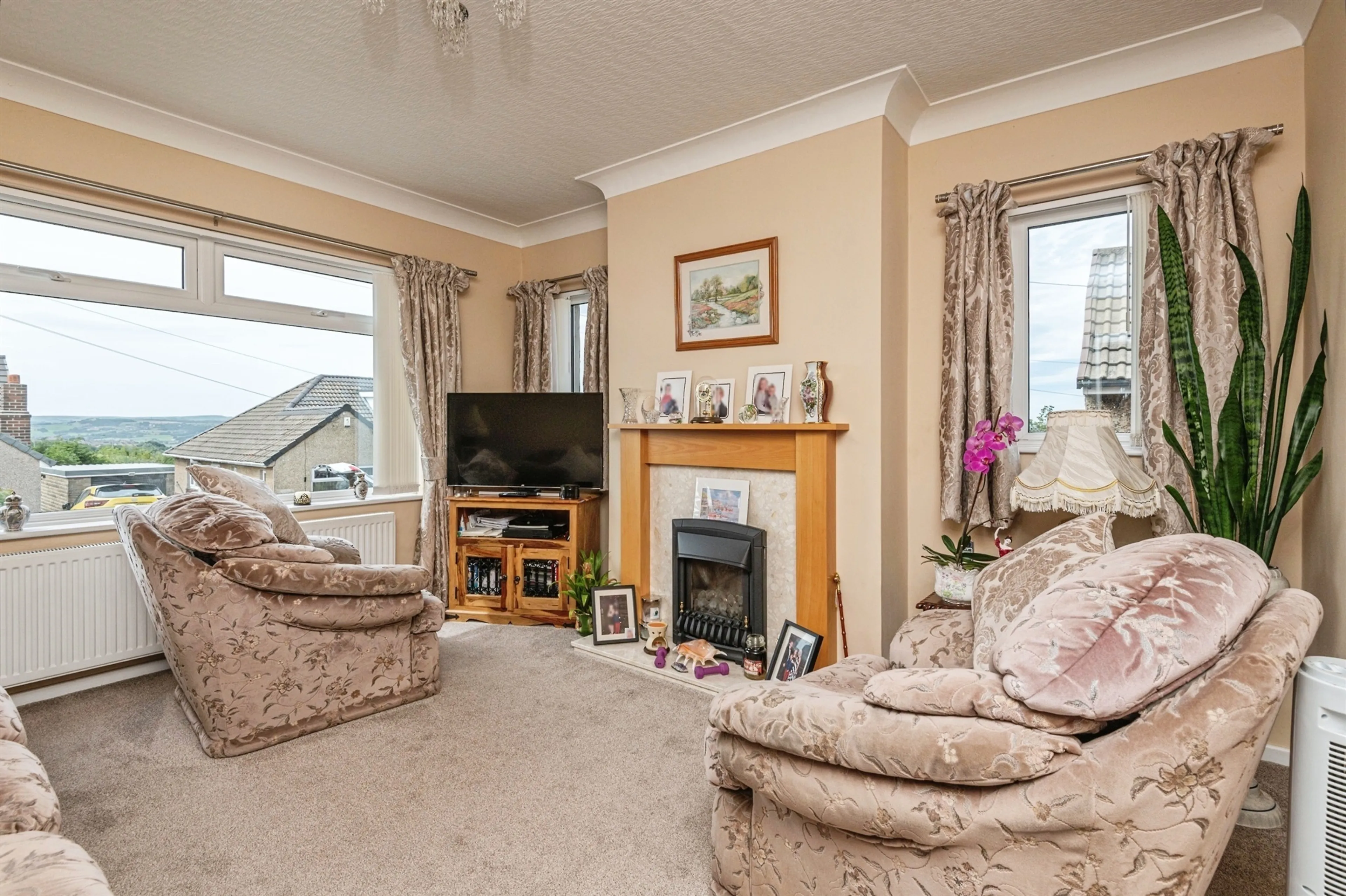 Property at West Lodge Crescent, Ainley Top, Huddersfield
