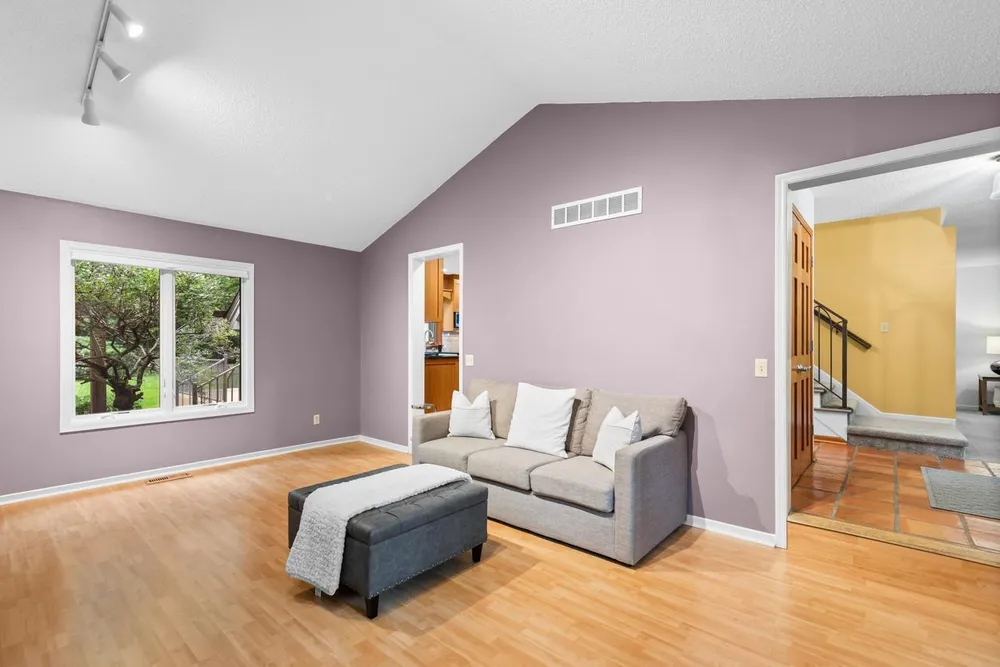 9291 Amsden Way, Eden Prairie, MN 55347