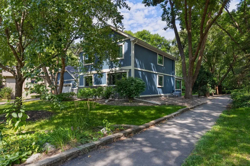 9291 Amsden Way, Eden Prairie, MN 55347