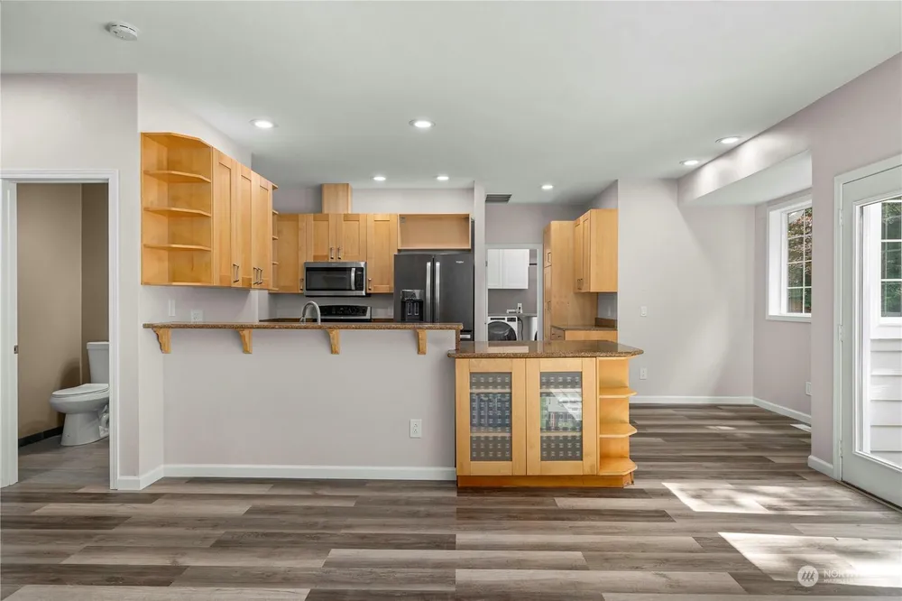 25401 Kanasket Dr, Black Diamond, WA 98010