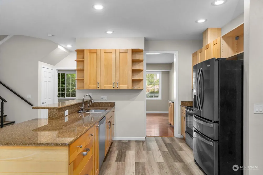 25401 Kanasket Dr, Black Diamond, WA 98010
