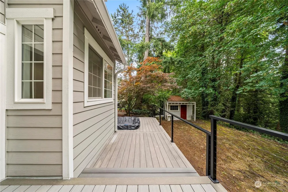 25401 Kanasket Dr, Black Diamond, WA 98010