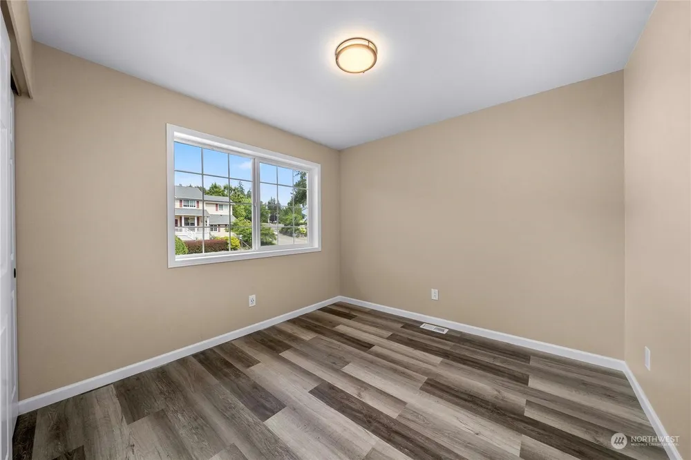 25401 Kanasket Dr, Black Diamond, WA 98010