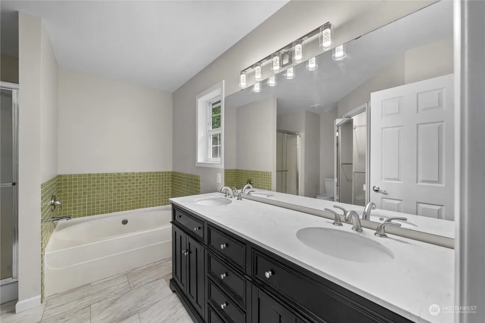 25401 Kanasket Dr, Black Diamond, WA 98010
