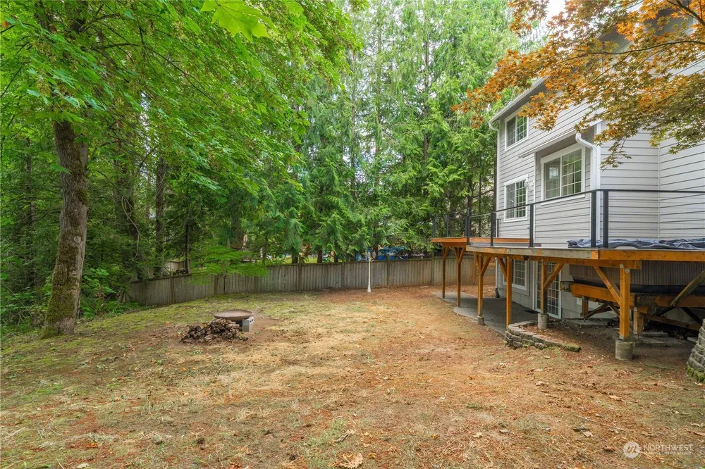 25401 Kanasket Dr, Black Diamond, WA 98010