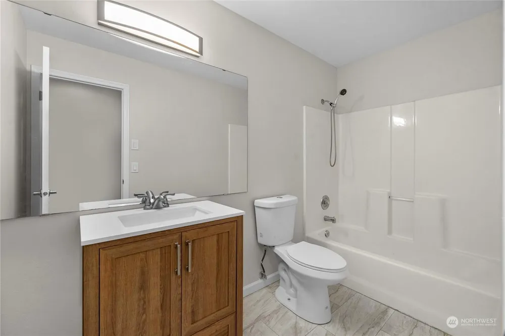 25401 Kanasket Dr, Black Diamond, WA 98010