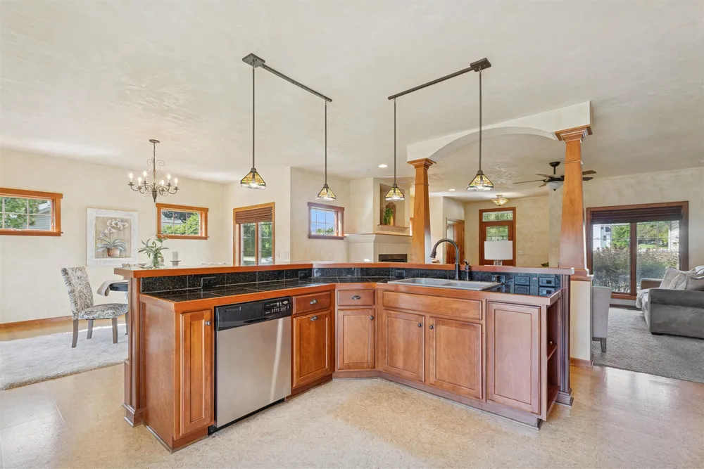 4920 N Meade St, Appleton, WI 54913