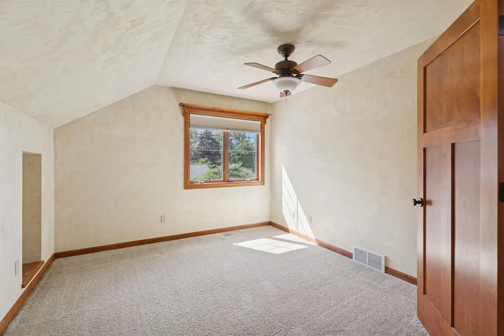 4920 N Meade St, Appleton, WI 54913