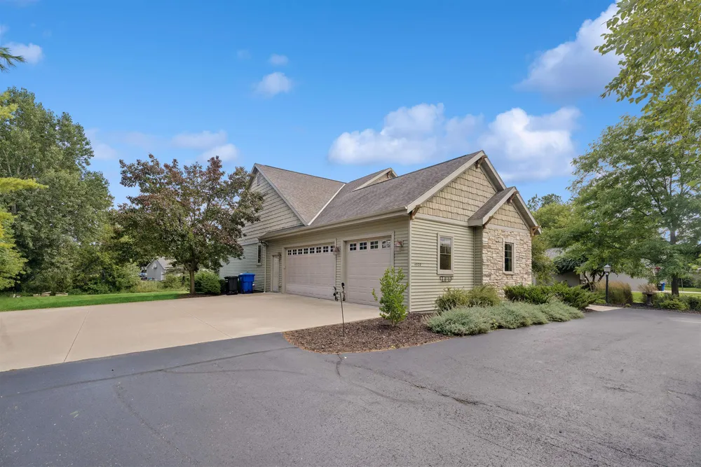 4920 N Meade St, Appleton, WI 54913