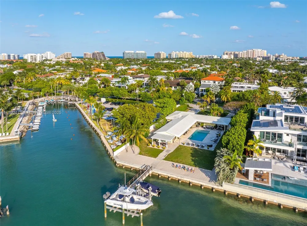 200 Harbor Dr, Key Biscayne, FL 33149