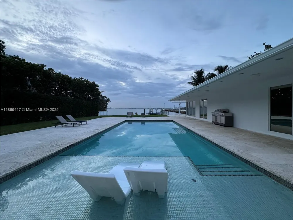 200 Harbor Dr, Key Biscayne, FL 33149