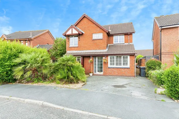 Pheasant Wood Drive, Thornton-Clevele...