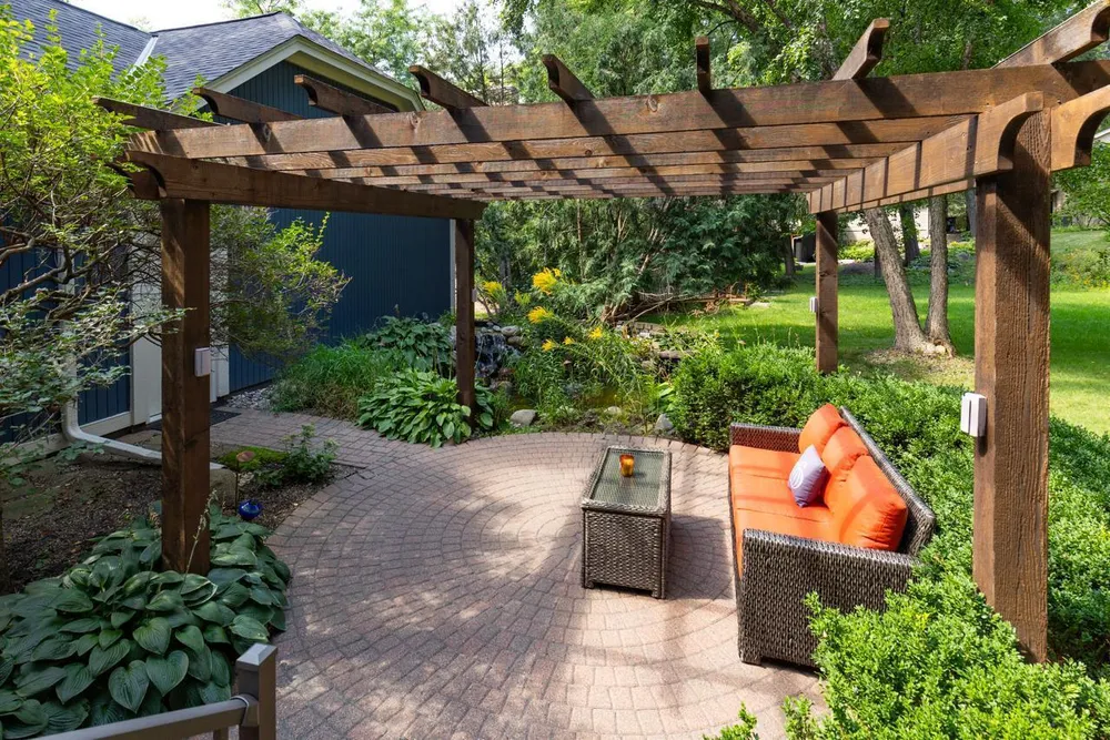 9291 Amsden Way, Eden Prairie, MN 55347