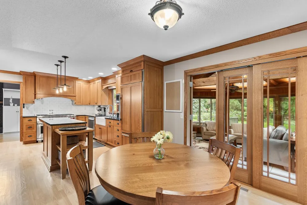 9291 Amsden Way, Eden Prairie, MN 55347