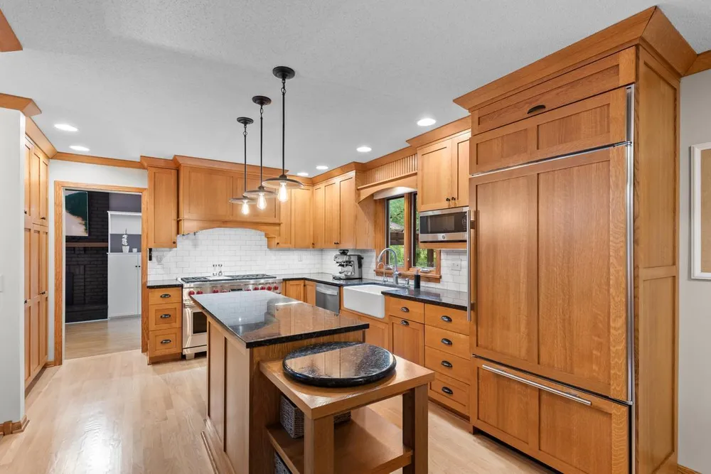 9291 Amsden Way, Eden Prairie, MN 55347