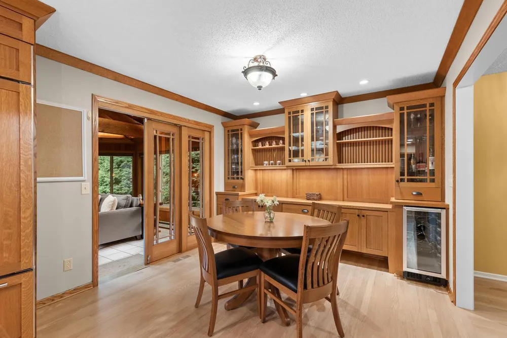 9291 Amsden Way, Eden Prairie, MN 55347