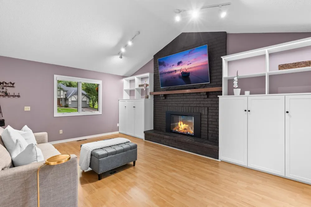 9291 Amsden Way, Eden Prairie, MN 55347