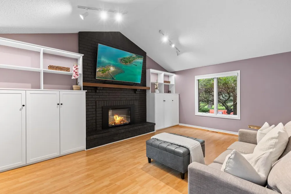 9291 Amsden Way, Eden Prairie, MN 55347