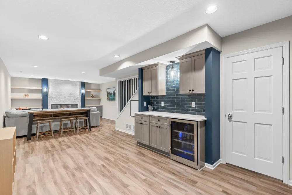 9291 Amsden Way, Eden Prairie, MN 55347