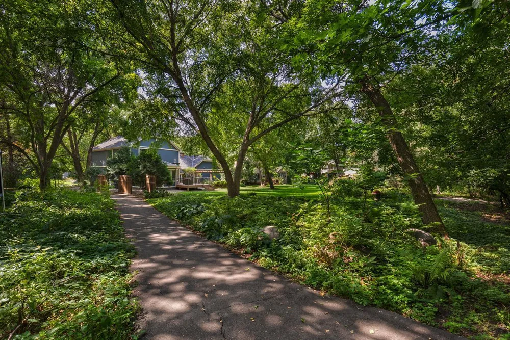 9291 Amsden Way, Eden Prairie, MN 55347