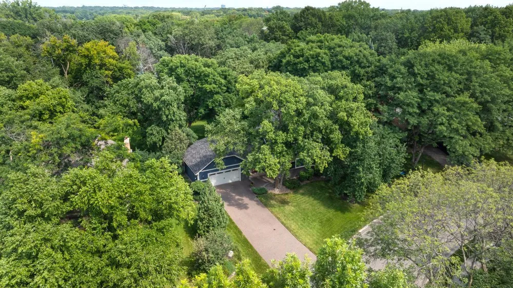 9291 Amsden Way, Eden Prairie, MN 55347