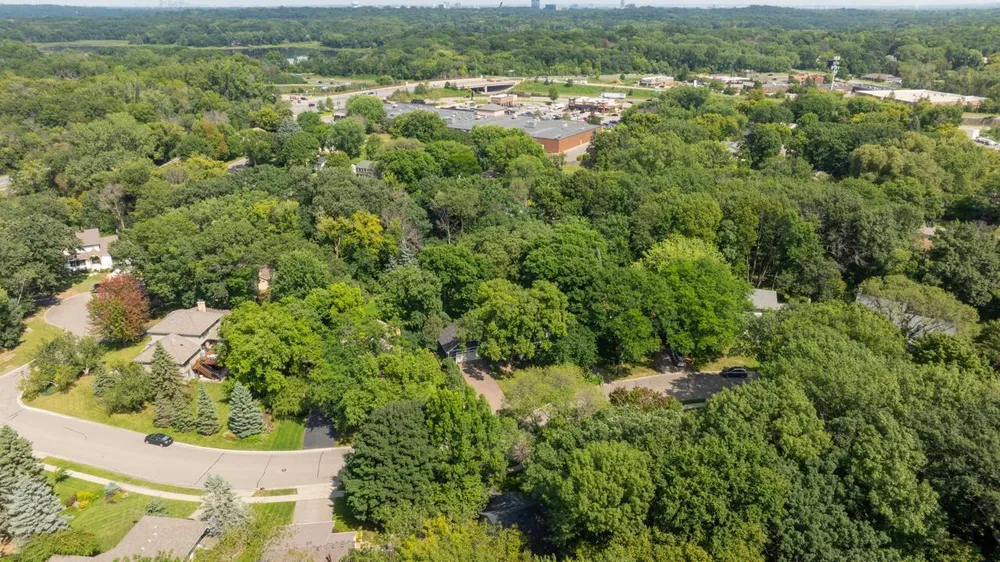 9291 Amsden Way, Eden Prairie, MN 55347