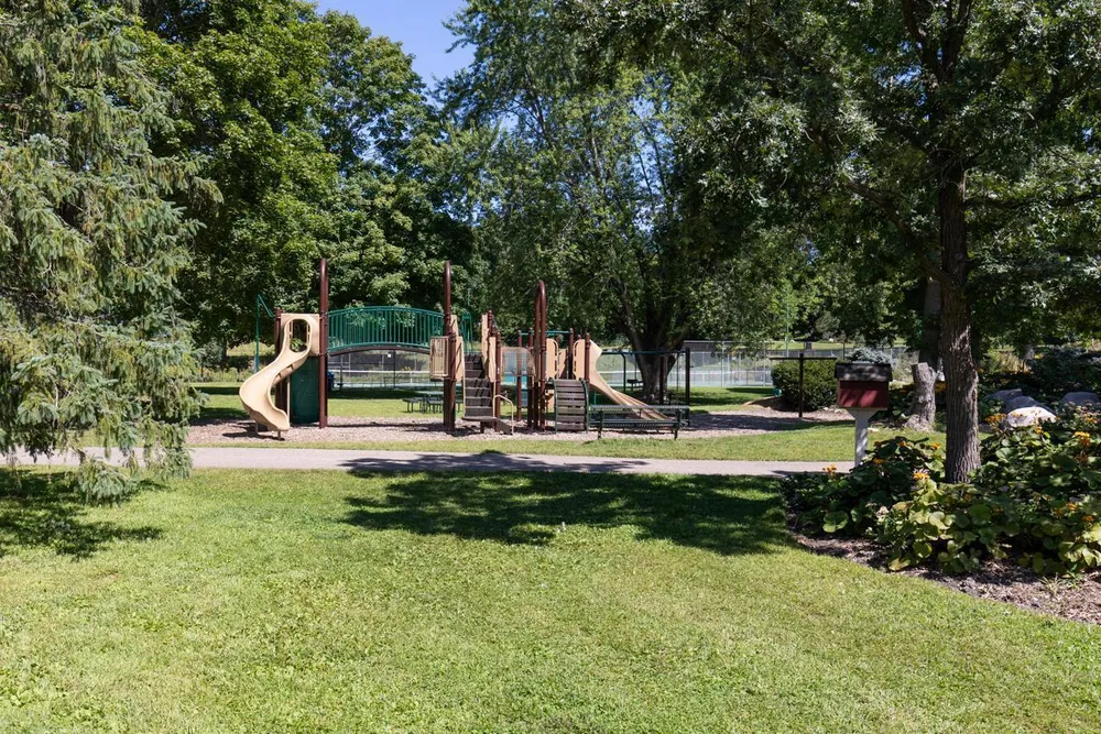 9291 Amsden Way, Eden Prairie, MN 55347