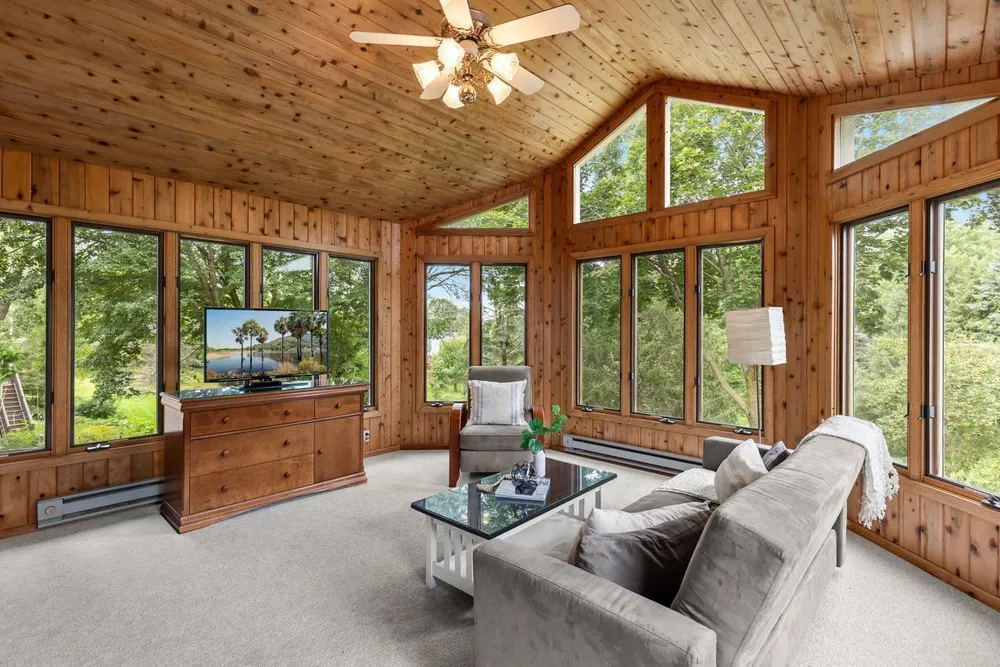 11332 Creekridge Dr, Eden Prairie, MN 55347