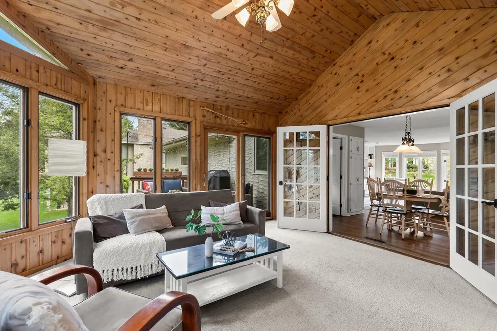 11332 Creekridge Dr, Eden Prairie, MN 55347