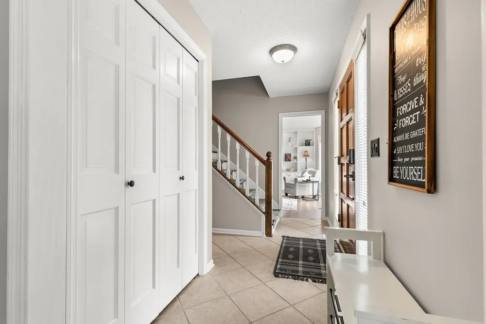 11332 Creekridge Dr, Eden Prairie, MN 55347