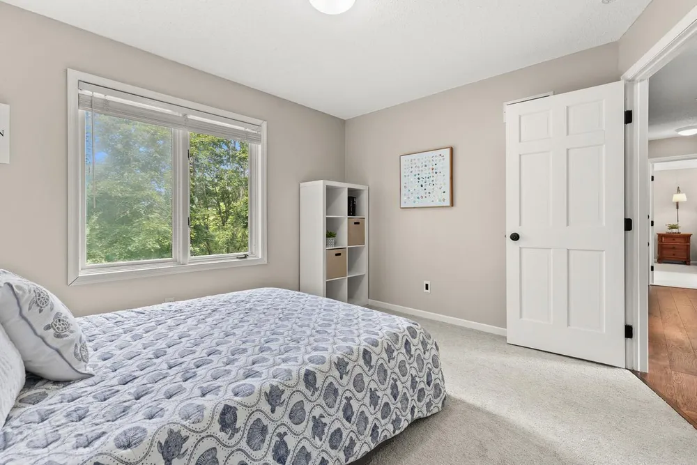 11332 Creekridge Dr, Eden Prairie, MN 55347