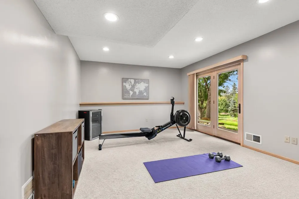 11332 Creekridge Dr, Eden Prairie, MN 55347