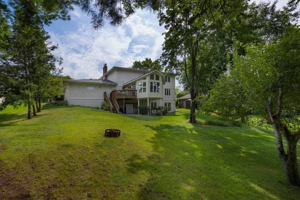11332 Creekridge Dr, Eden Prairie, MN 55347