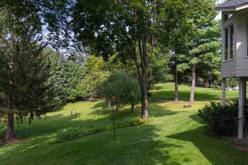 11332 Creekridge Dr, Eden Prairie, MN 55347