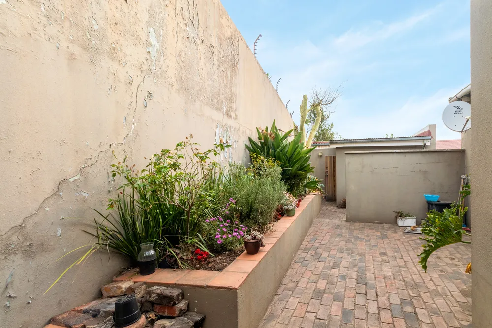 South Africa, Gauteng, Westdene, Avalanche Street, 10