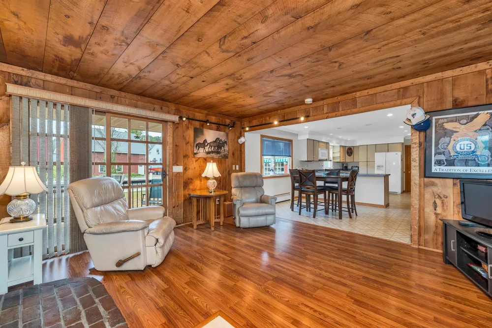 7 Countryside Dr, Gilford, NH 03249