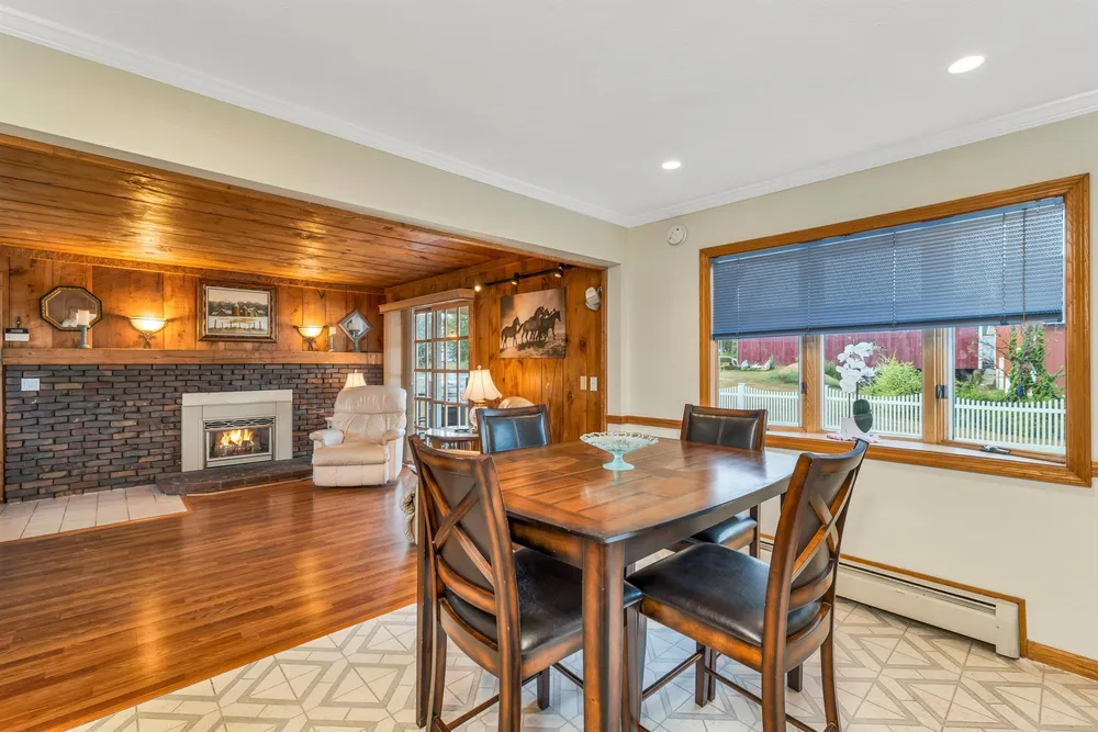 7 Countryside Dr, Gilford, NH 03249