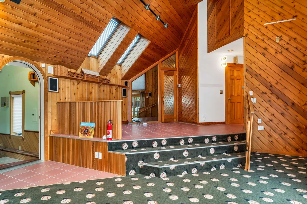 7 Countryside Dr, Gilford, NH 03249